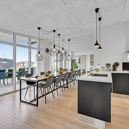 Дом отдыха Four-bedroom In