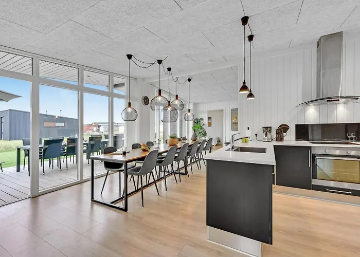 Holiday home Four-bedroom In