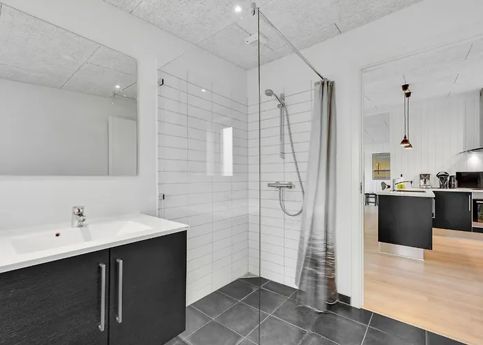 Four-bedroom In Semesterbostad *
