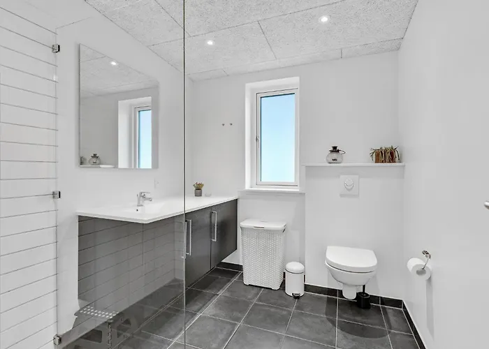 Four-bedroom In Semesterbostad *